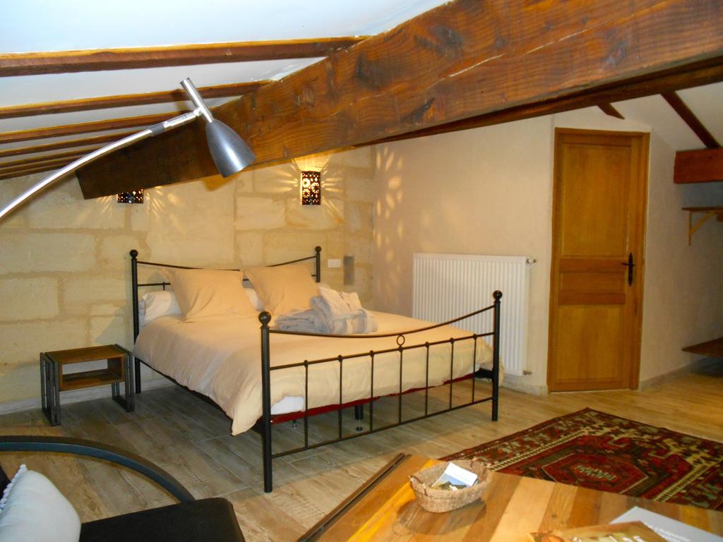 Bed and Breakfast Sous Les Marronniers Petit-Palais-et-Cornemps Zimmer foto